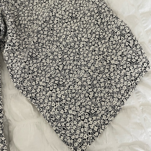 Flynn Skye Delilah front laced floral mini dress - Picture 4 of 9